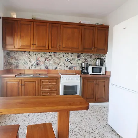 Dolores Villa *