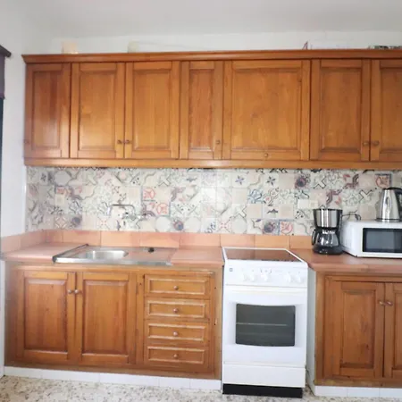 Dolores Villa